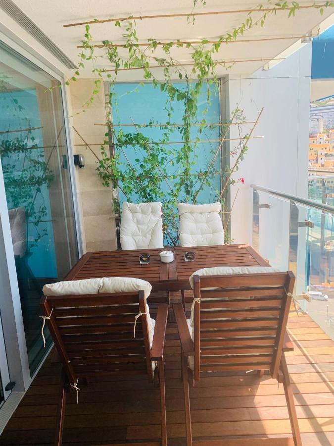 Luxe Studio Seconds From The Marina And City Centre Gibraltar Exterior photo