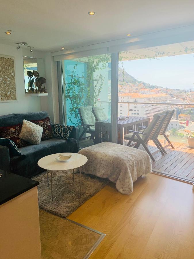 Luxe Studio Seconds From The Marina And City Centre Gibraltar Exterior photo