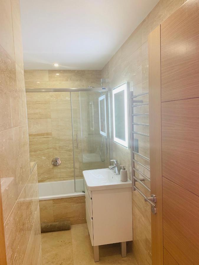 Luxe Studio Seconds From The Marina And City Centre Gibraltar Exterior photo
